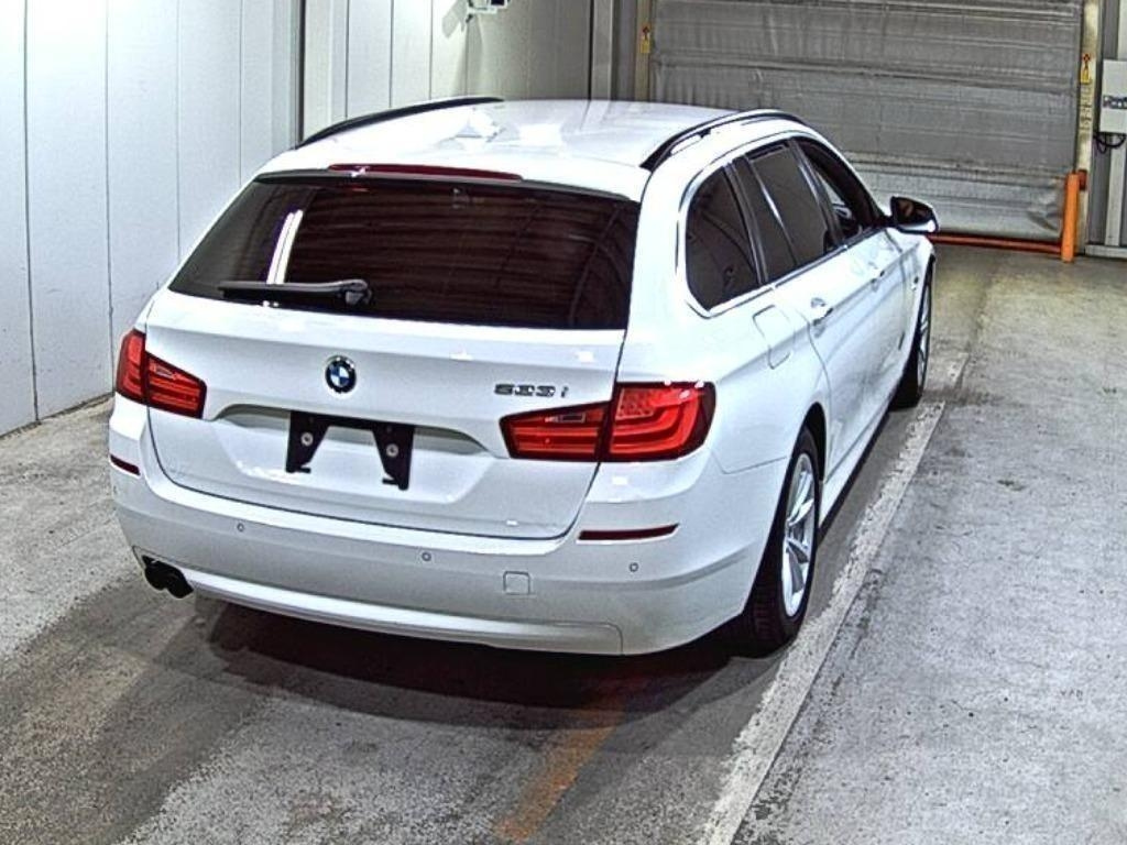 BMW 5 SERIES 2012