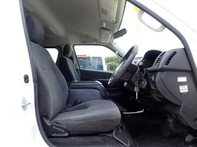 TOYOTA HIACE 2014