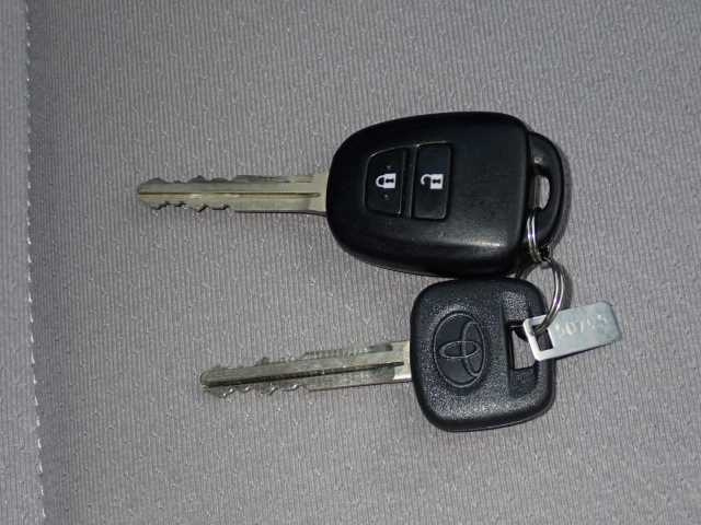 TOYOTA COROLLA AXIO 2015