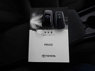 TOYOTA PRIUS 2022