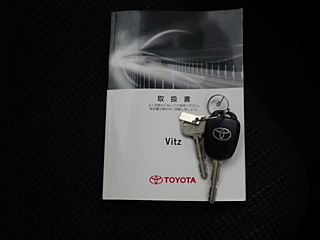 TOYOTA VITZ 2015