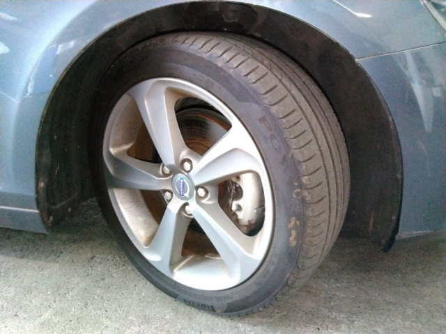 VOLVO V40 2014