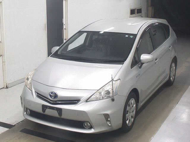 TOYOTA PRIUS ALPHA 2012