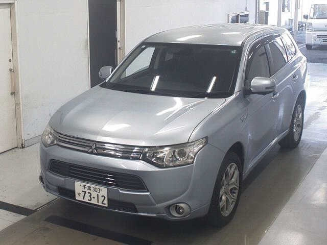 MITSUBISHI OUTLANDER PHEV 2013