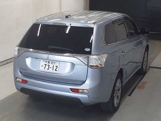 MITSUBISHI OUTLANDER PHEV 2013