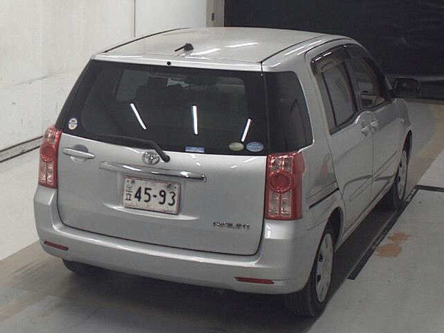 TOYOTA RAUM 2009