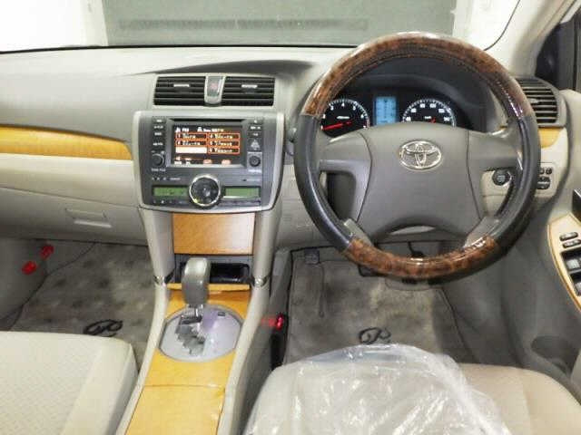 TOYOTA PREMIO 2008