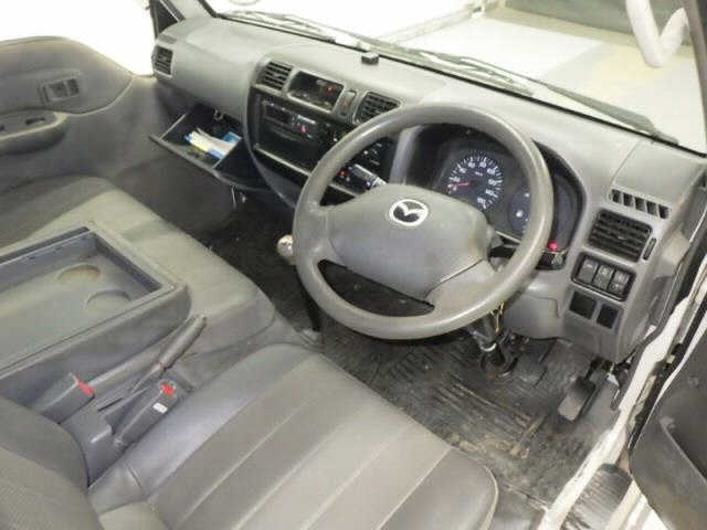 MAZDA BONGO 2010