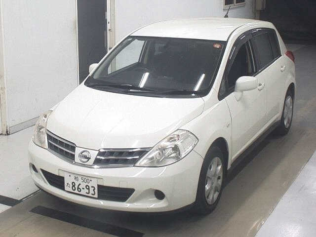 NISSAN TIIDA 2011