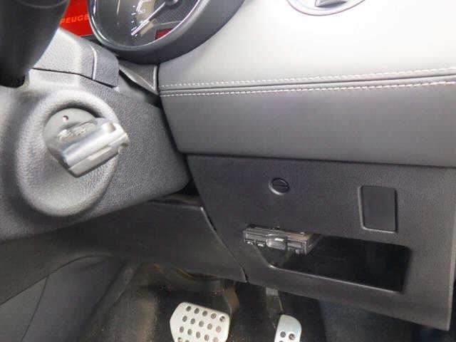 PEUGEOT RCZ 2012