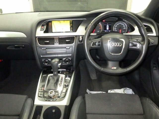 AUDI A4 2010