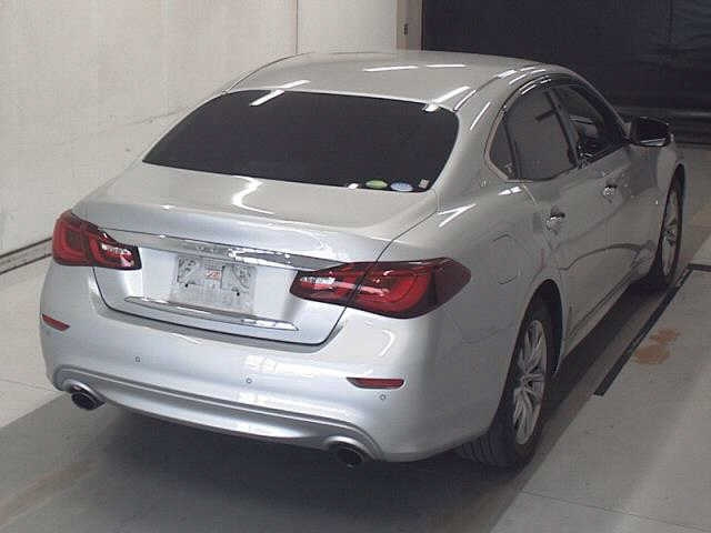 NISSAN FUGA 2015
