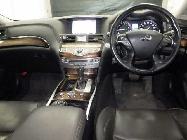 NISSAN FUGA 2015