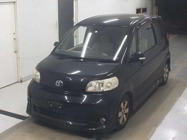 TOYOTA PORTE 2011