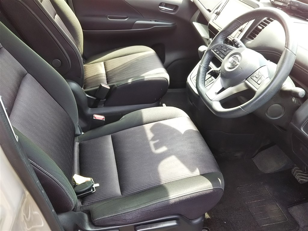 NISSAN SERENA 2018