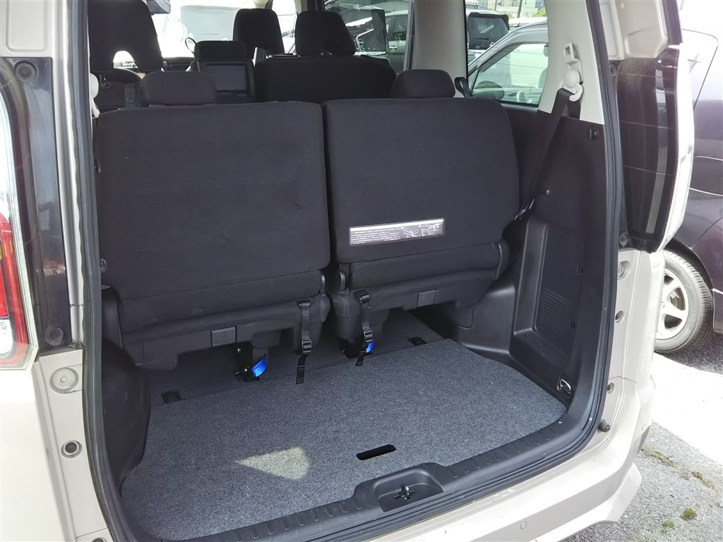 NISSAN SERENA 2018