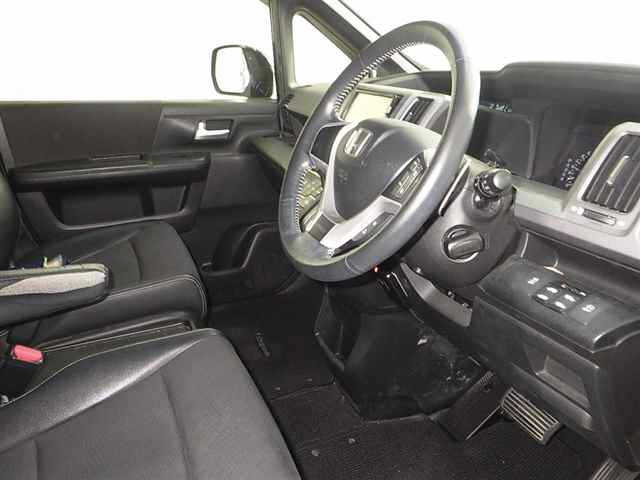 HONDA STEP WAGON 2012