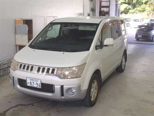 MITSUBISHI DELICA D5 2010