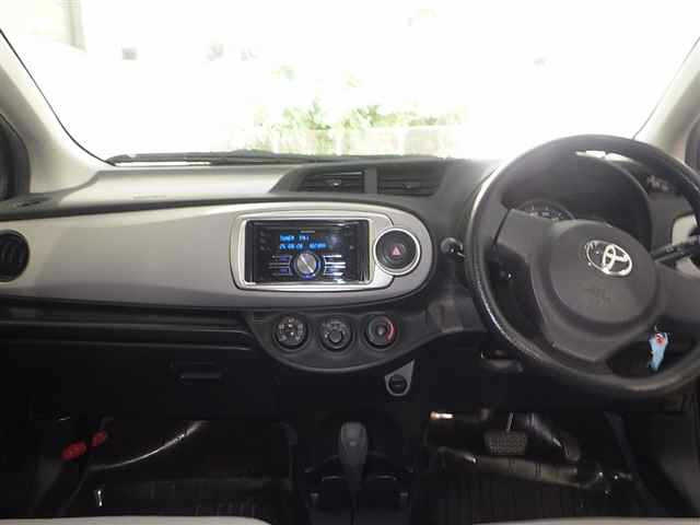 TOYOTA VITZ 2013