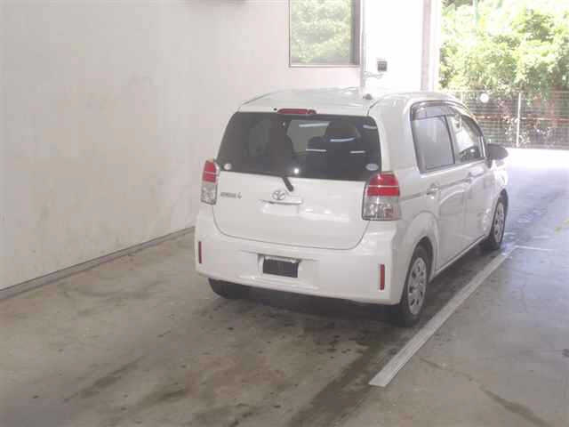 TOYOTA SPADE 2012