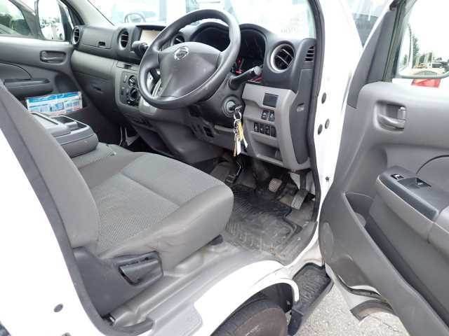 NISSAN CARAVAN VAN 2017