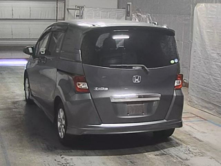 HONDA FREED 2010