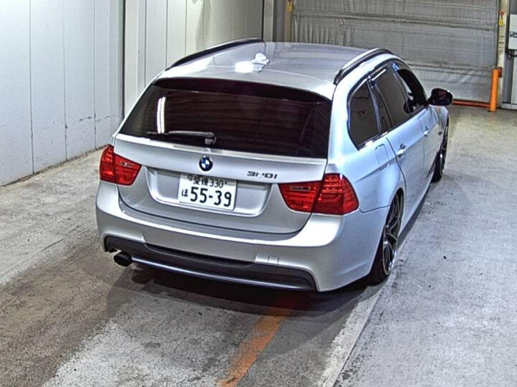 BMW 3 SERIES 2011
