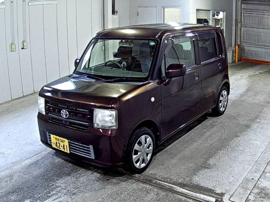 TOYOTA PIXIS SPACE 2013