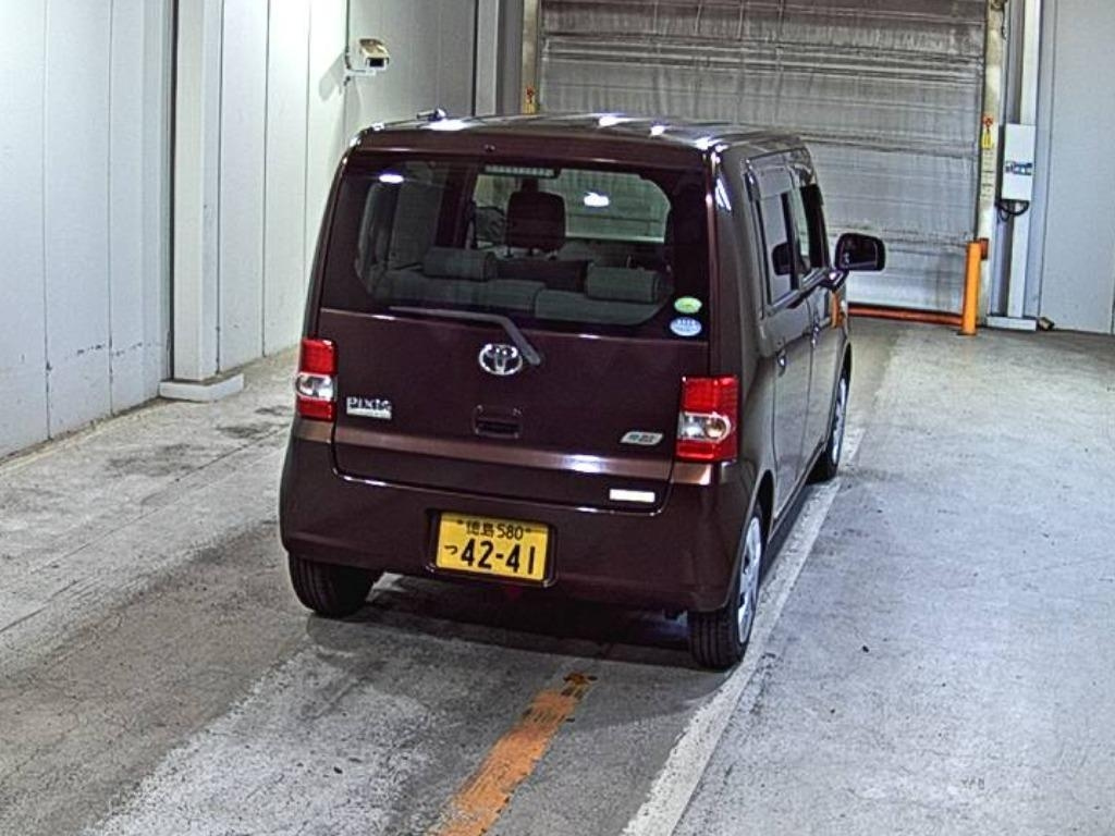 TOYOTA PIXIS SPACE 2013