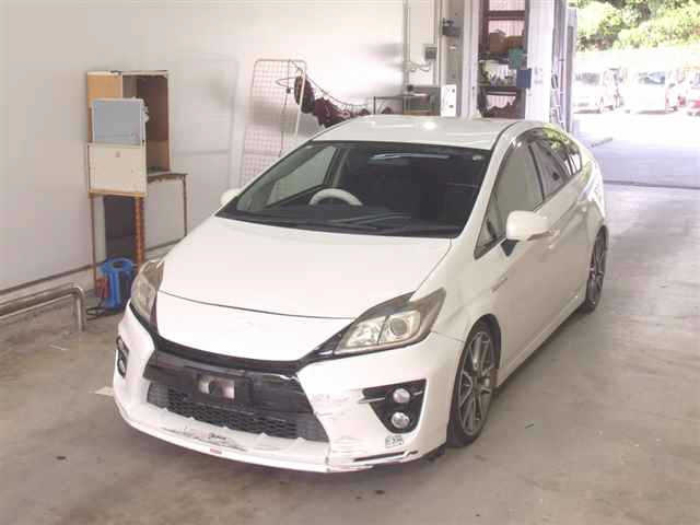 TOYOTA PRIUS 2013