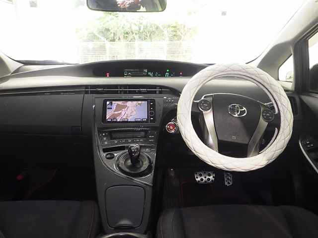 TOYOTA PRIUS 2013