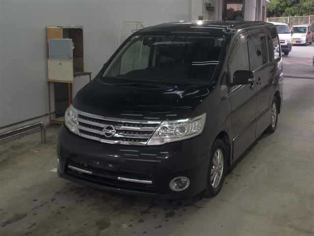 NISSAN SERENA 2010