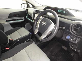 TOYOTA AQUA 2013