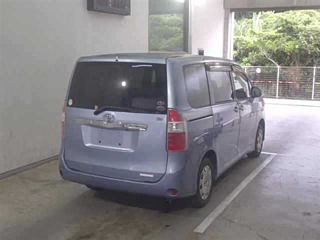 TOYOTA NOAH 2008