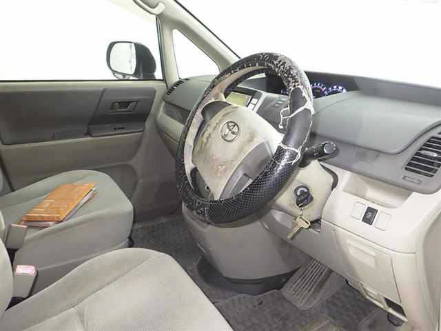 TOYOTA NOAH 2008