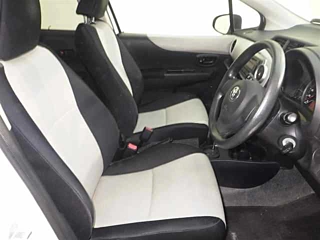 TOYOTA VITZ 2011