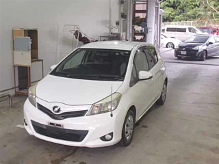 TOYOTA VITZ 2011