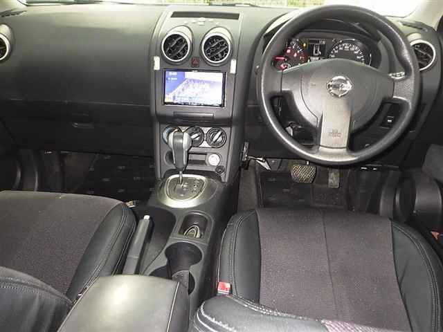 NISSAN DUALIS 2012
