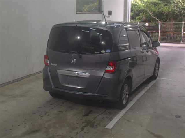 HONDA FREED 2010