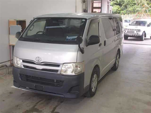 TOYOTA HIACE VAN 2013
