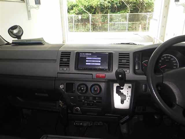 TOYOTA HIACE VAN 2013