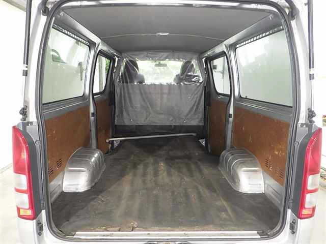 TOYOTA HIACE VAN 2013