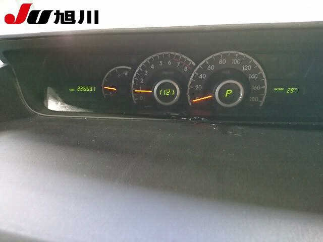 TOYOTA VOXY 2011