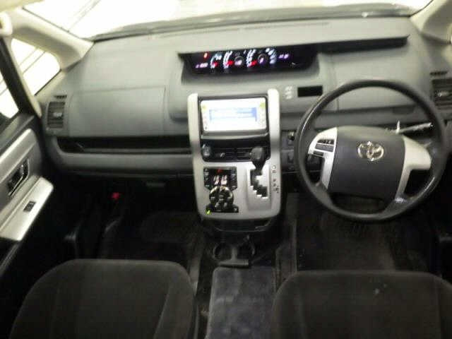 TOYOTA NOAH 2012