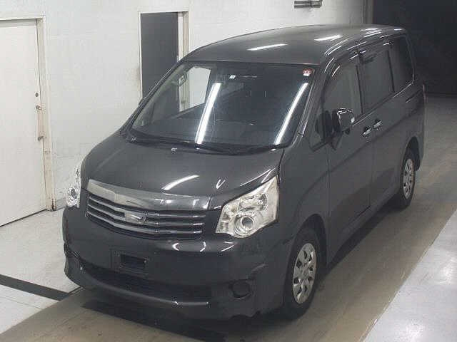 TOYOTA NOAH 2012