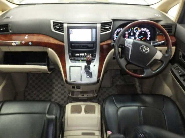 TOYOTA ALPHARD 2010
