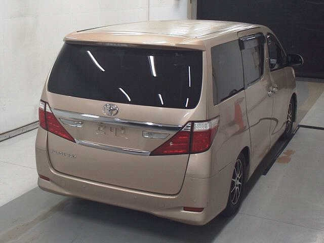 TOYOTA ALPHARD 2010