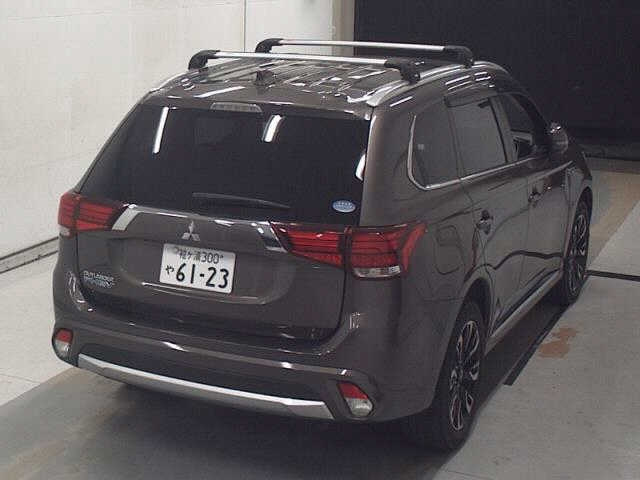 MITSUBISHI OUTLANDER PHEV 2015