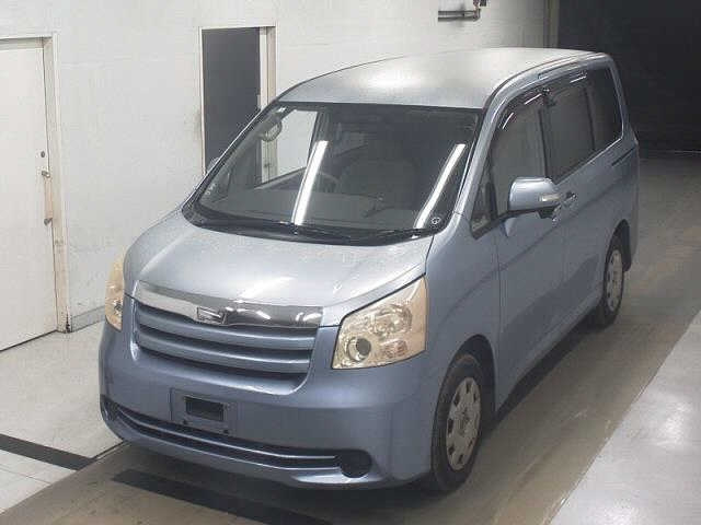 TOYOTA NOAH 2008