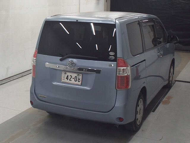TOYOTA NOAH 2008
